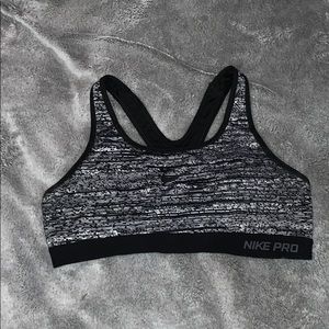 Nike pro sports bra